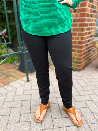 Lulu B Black Ankle Pants