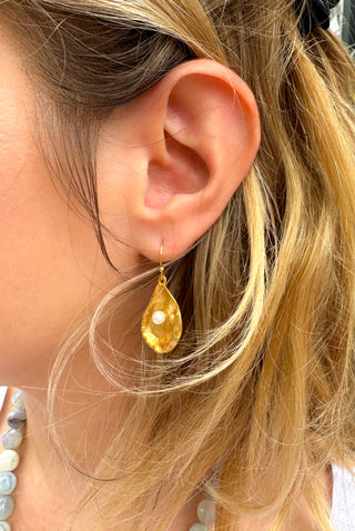 Susan Shaw Handcast Gold Oyster with Freshwater Pearl Earrings