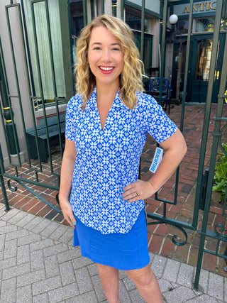 Beachtime by Lulu B Blue and White Flower Short Sleeve Collar Top