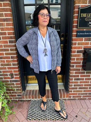 Lulu B White Sleeveless V-neck Tank