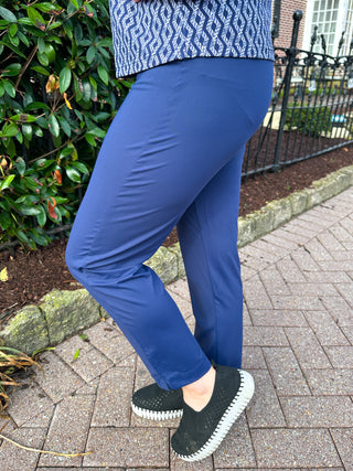 Lulu B Navy Secret Pocket Capri Leggings