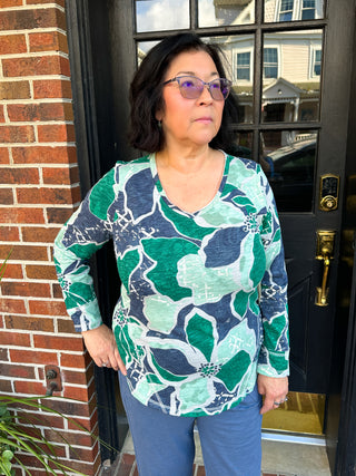 Escape by Habitat Emerald Flower Laid Back V-neck Top