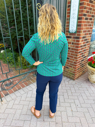 Lulu B Navy and Emerald Geometric Link V-Neck Top