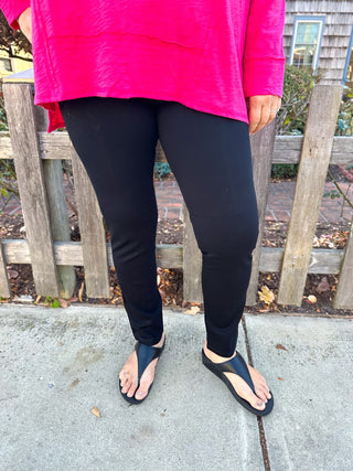 Lulu B Black Classic Leggings