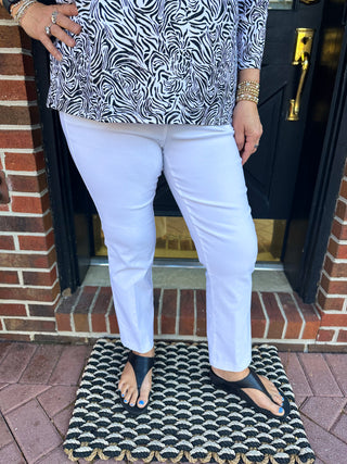 Bangladine by Lulu B White Pull-On Ankle Pant