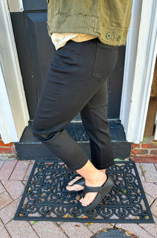 Lulu B Pull-On Stretch Black Jean Capris
