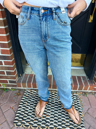 Judy Blue Mid Rise Magic Release Boyfriend Jeans