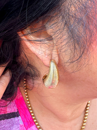Gold Ribbed Earrings