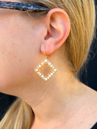 Gold and White Pearl Beaded Earring