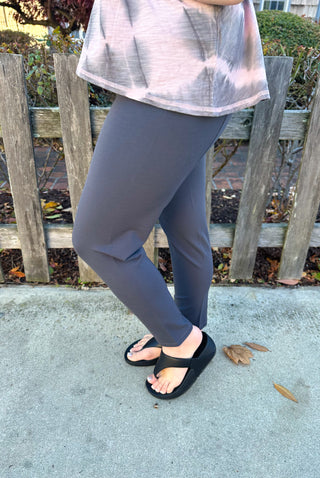 Lulu B Slate Classic Capri Leggings