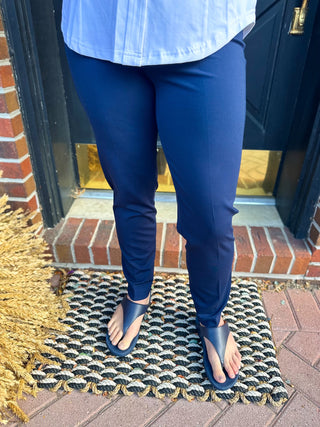 Lulu B Navy Secret Pocket Capri Leggings