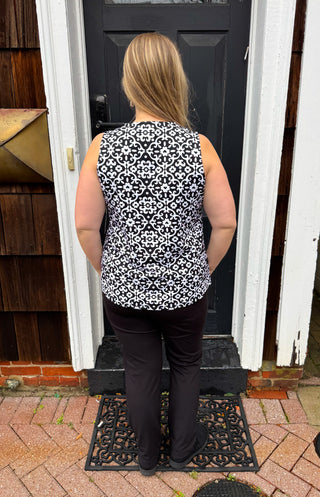 Lulu B Black and White Trellis Sleeveless V-neck Tank