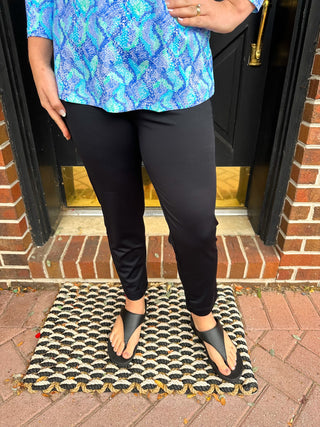 Lulu B Black Secret Pocket Capri Leggings