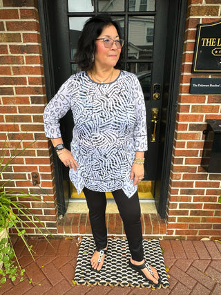 Tango Mango Abstract Safari Scoop Neck Tunic