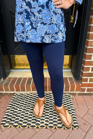 Lulu B Navy Classic Capri Leggings
