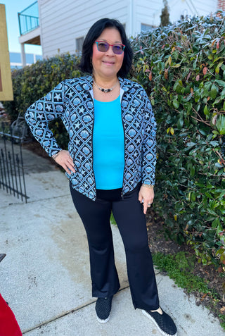 Lulu B Black and Turquoise Shells Zip Jacket