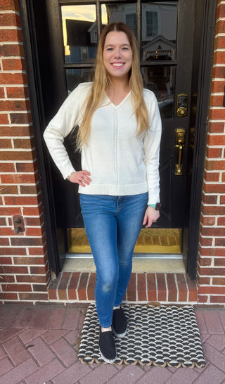 Lulu B Chic Cream Cable Knit V-Neck Sweater