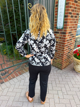 Lulu B Black Secret Pocket Capri Leggings