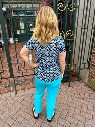 Lulu B Black and Turquoise Shells Short Sleeve Collar Top