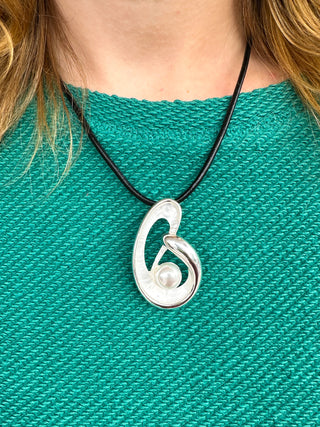 Silver and Pearl Pendant Necklace