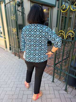Lulu B Black and Turquoise Shells V-Neck 3/4 Sleeve Top