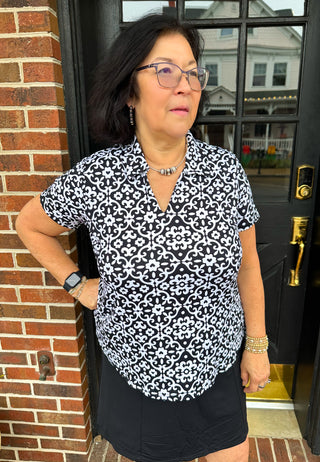 Lulu B Black and White Trellis Short Sleeve Collar Top