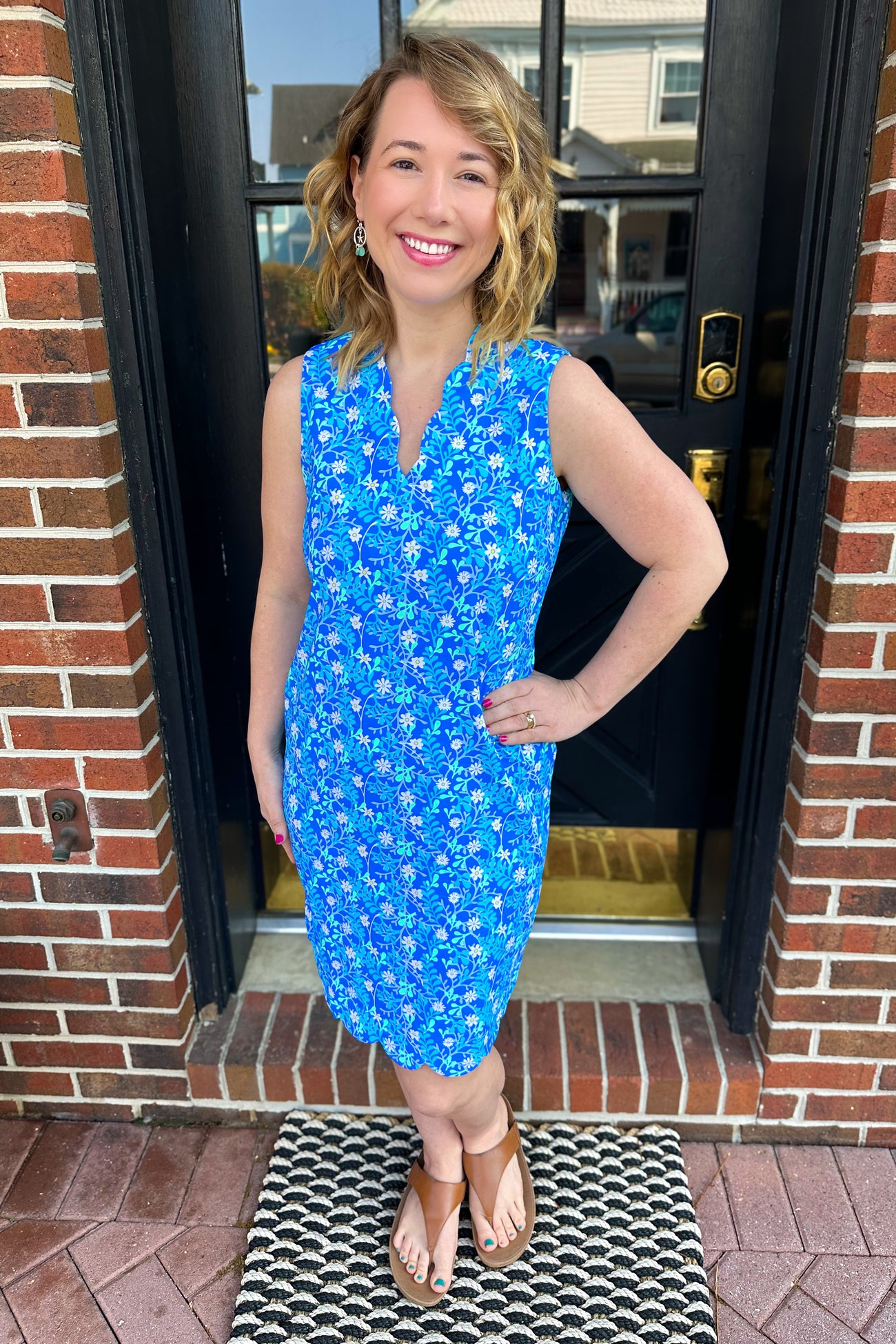 Lulu B Spring Daisy Scallop V-Neck Hem Dress – Blooming Boutique