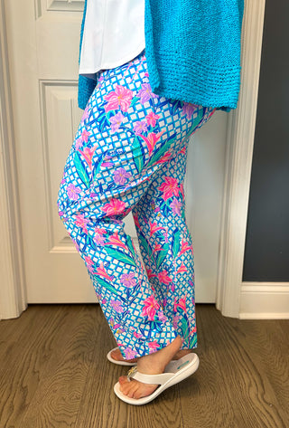 Lulu B Trellis Flower Secret Pocket Capri Legging