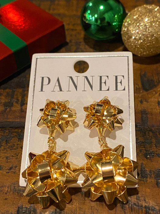 https://bloomingboutique.com/cdn/shop/files/bow_earrings.png?v=1698876089&width=3200